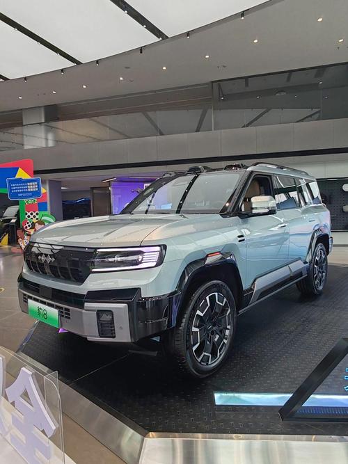 惠州222比亚迪方程豹硬派越野的爆款，英菲尼迪35周年与你共成长